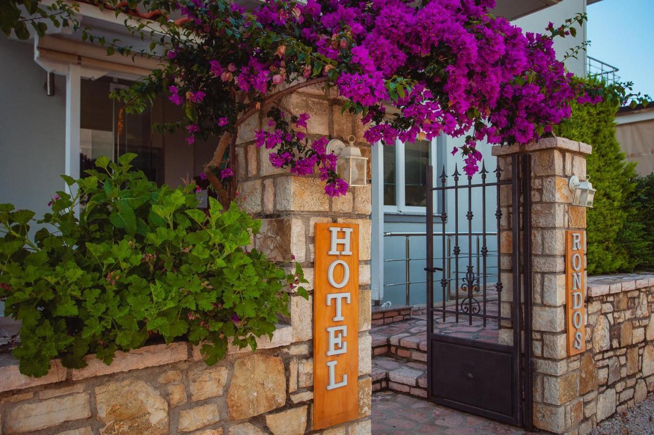 Rondos Hotel Himare Esterno foto