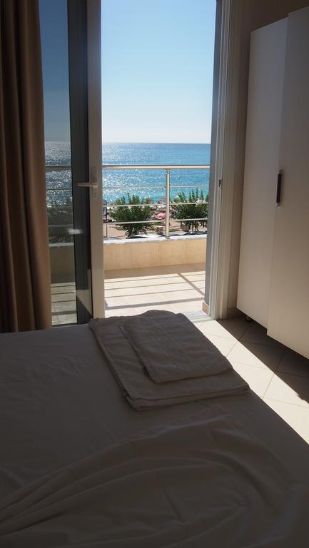 Rondos Hotel Himare Esterno foto