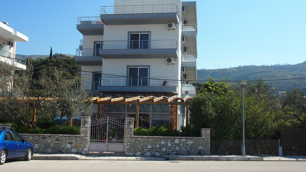 Rondos Hotel Himare Esterno foto