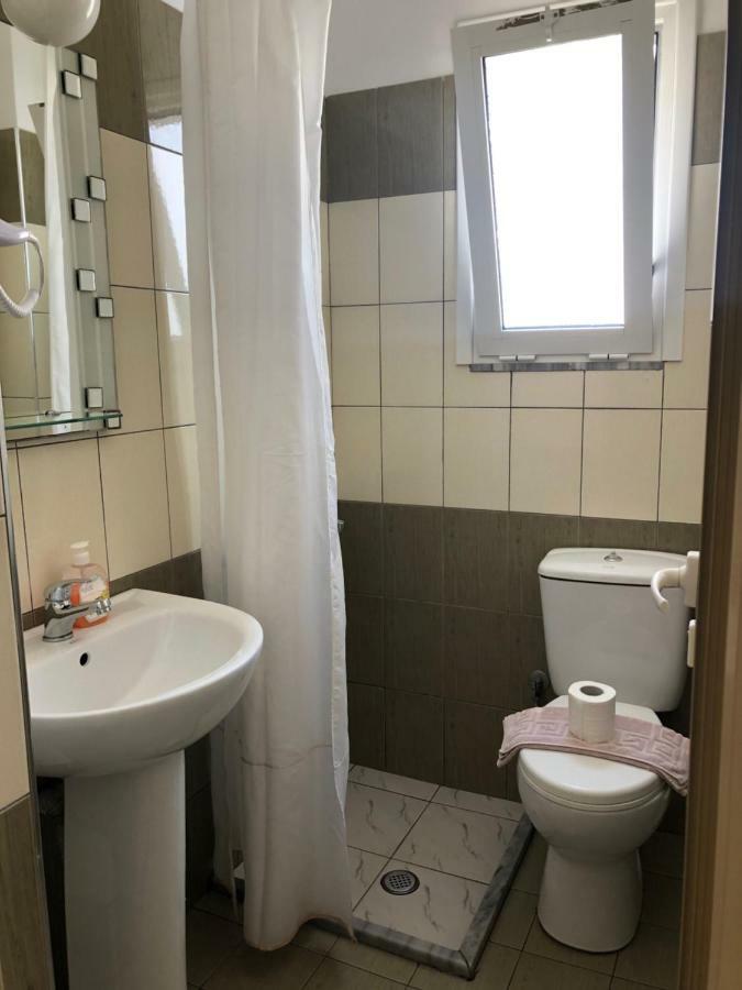 Rondos Hotel Himare Esterno foto