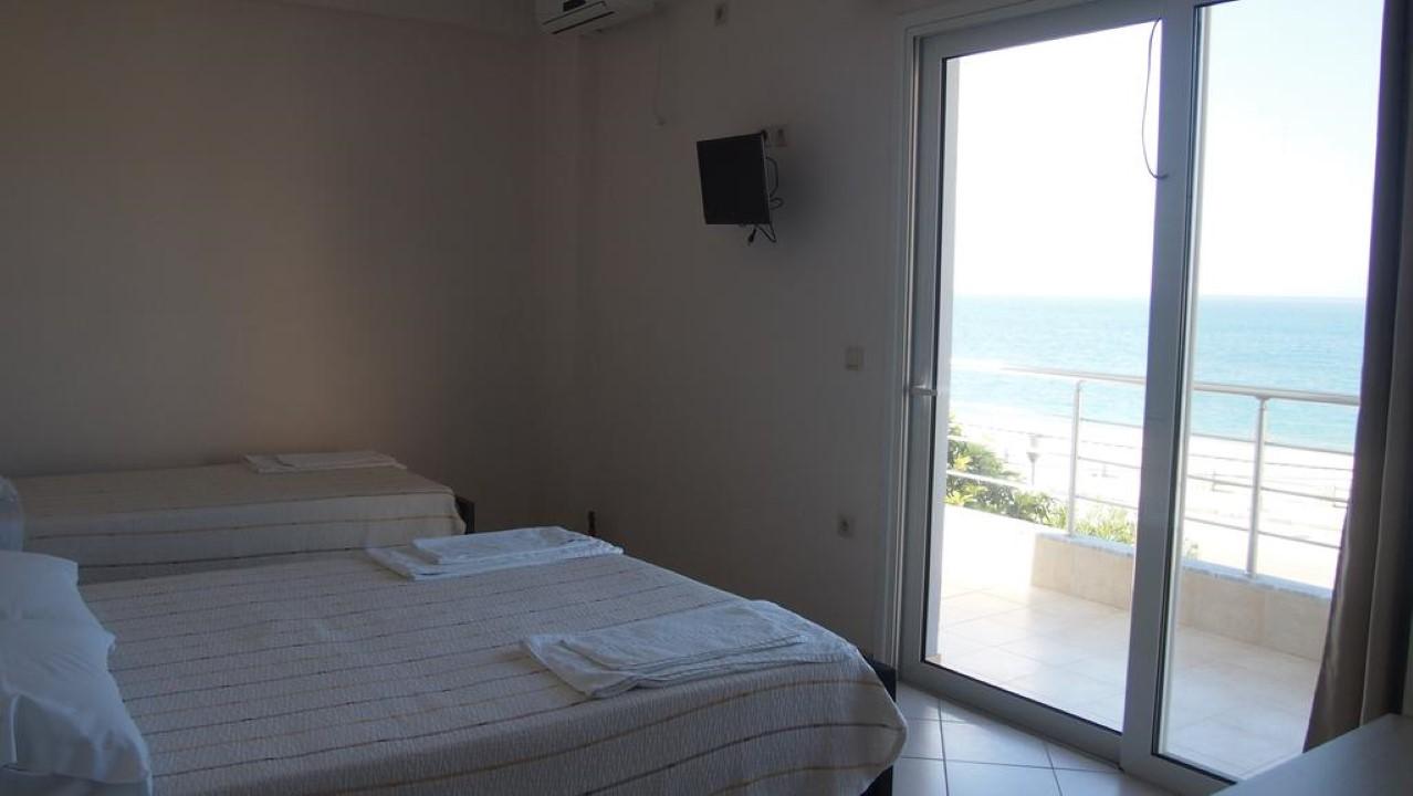 Rondos Hotel Himare Esterno foto